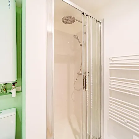 Apartament Cozy Au Coeur De 8 *